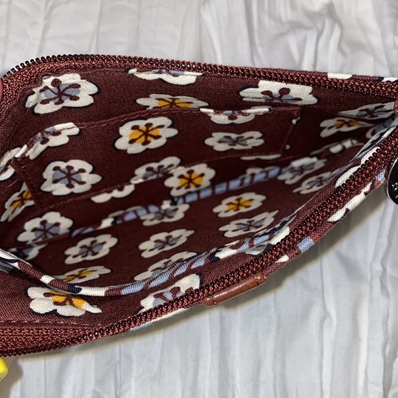 Vera Bradley wristlet - Picture 3 of 3